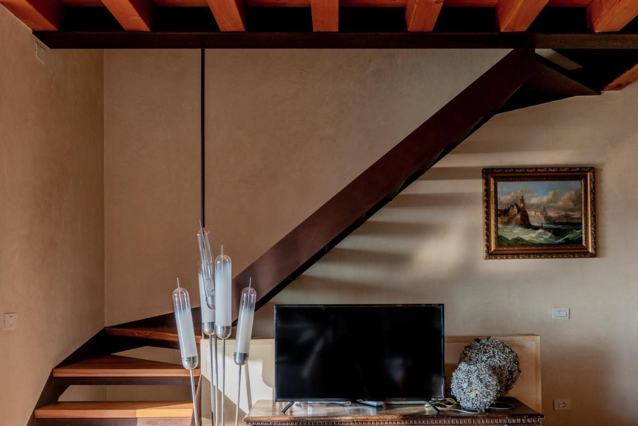 Villa Casa Antichità Torri Del Benaco Esterno foto