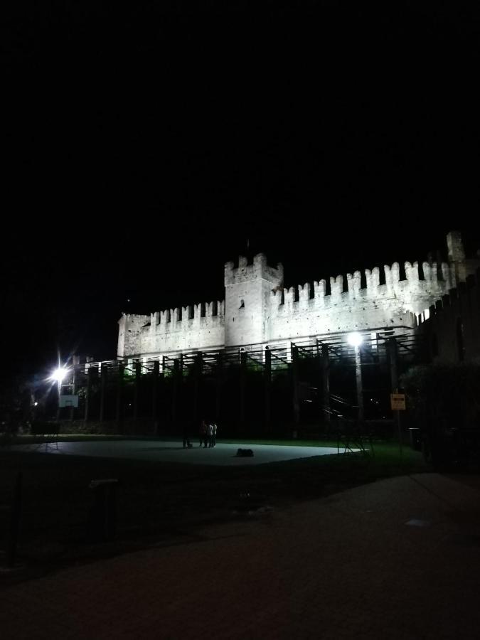Villa Casa Antichità Torri Del Benaco Esterno foto