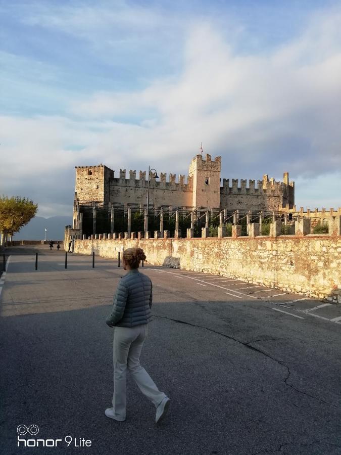 Villa Casa Antichità Torri Del Benaco Esterno foto